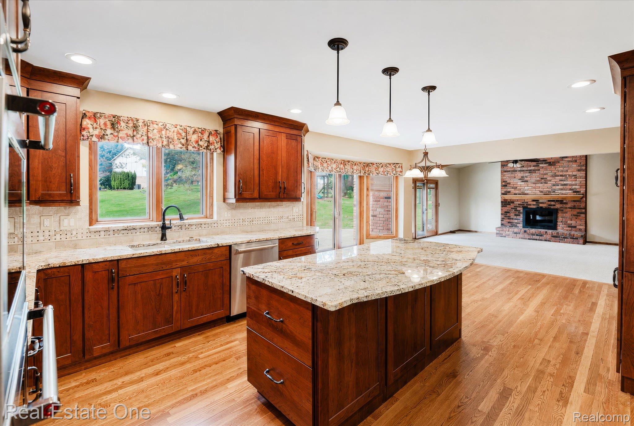 3393 Charlwood Drive Rochester, MI 48306 - Photo 11 of 60 11-012.jpg