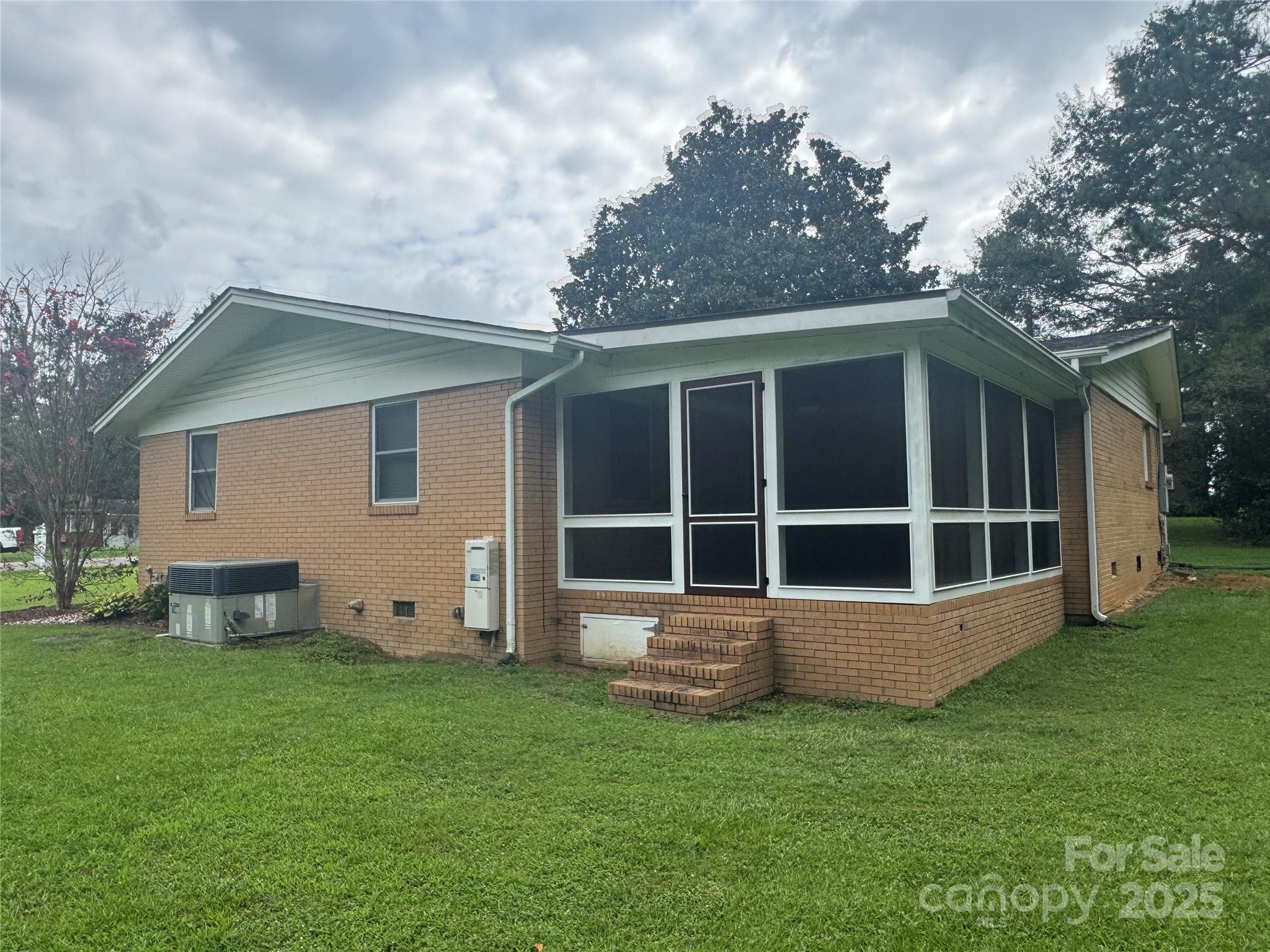 2028 Kings Road Shelby, NC 28150 - Photo 3 of 17 Gallery Image 3