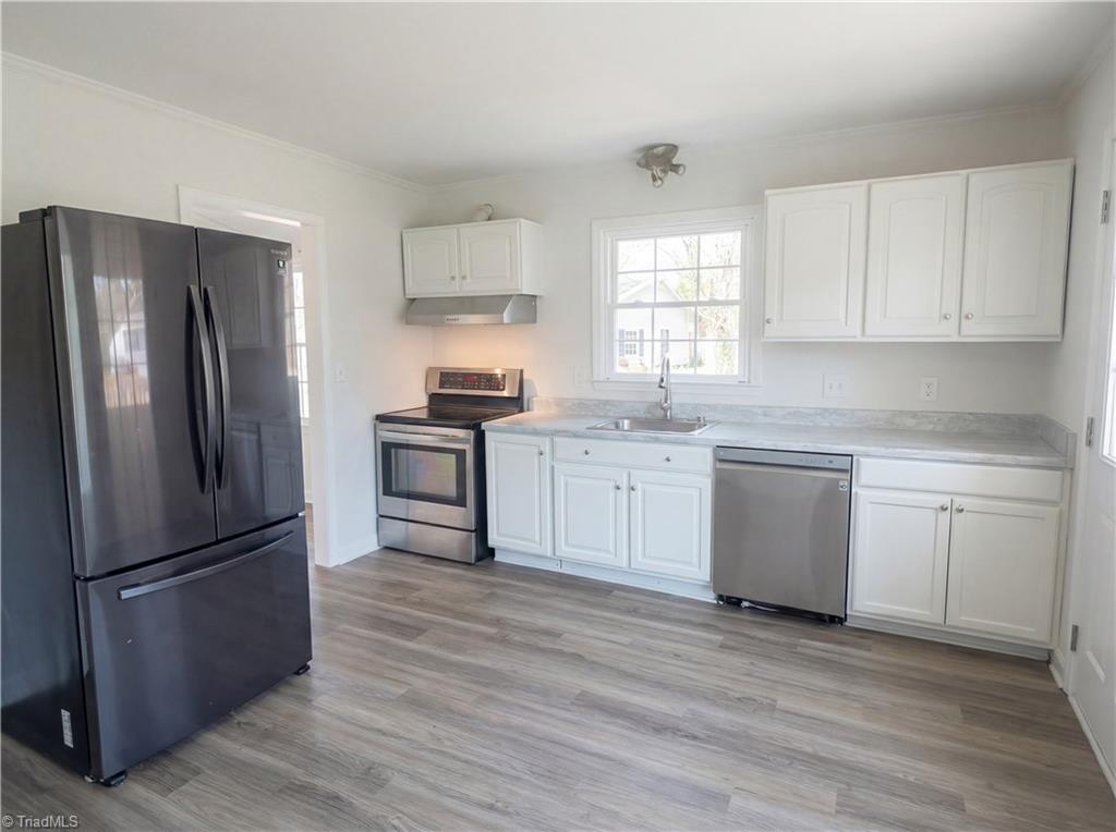 1495 South Peace Haven Road Clemmons, NC 27012 - Photo 2 of 19