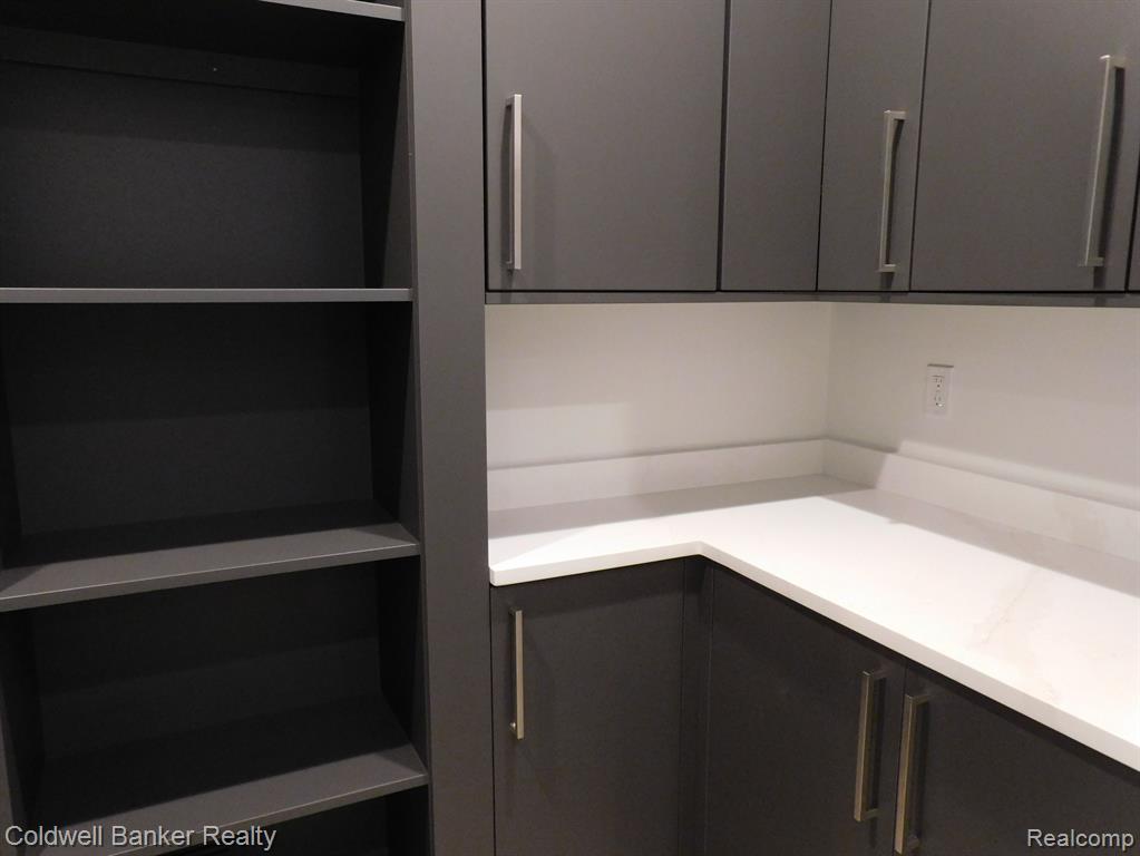 2324 Yorkshire Road Birmingham, MI 48009 - Photo 13 of 69