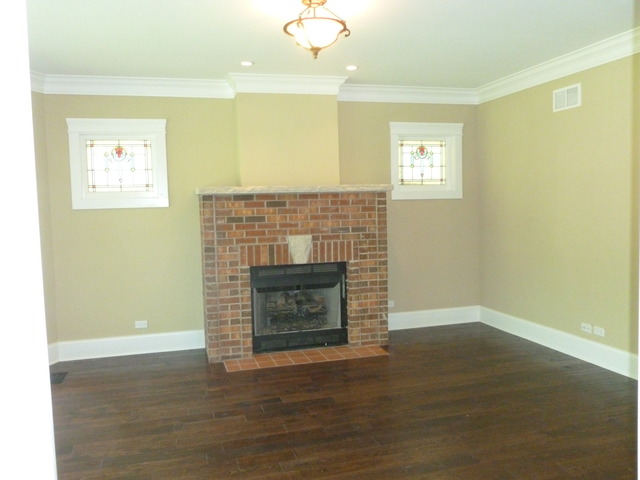 423 Longcommon Road Riverside, IL 60546 - Photo 5 of 24