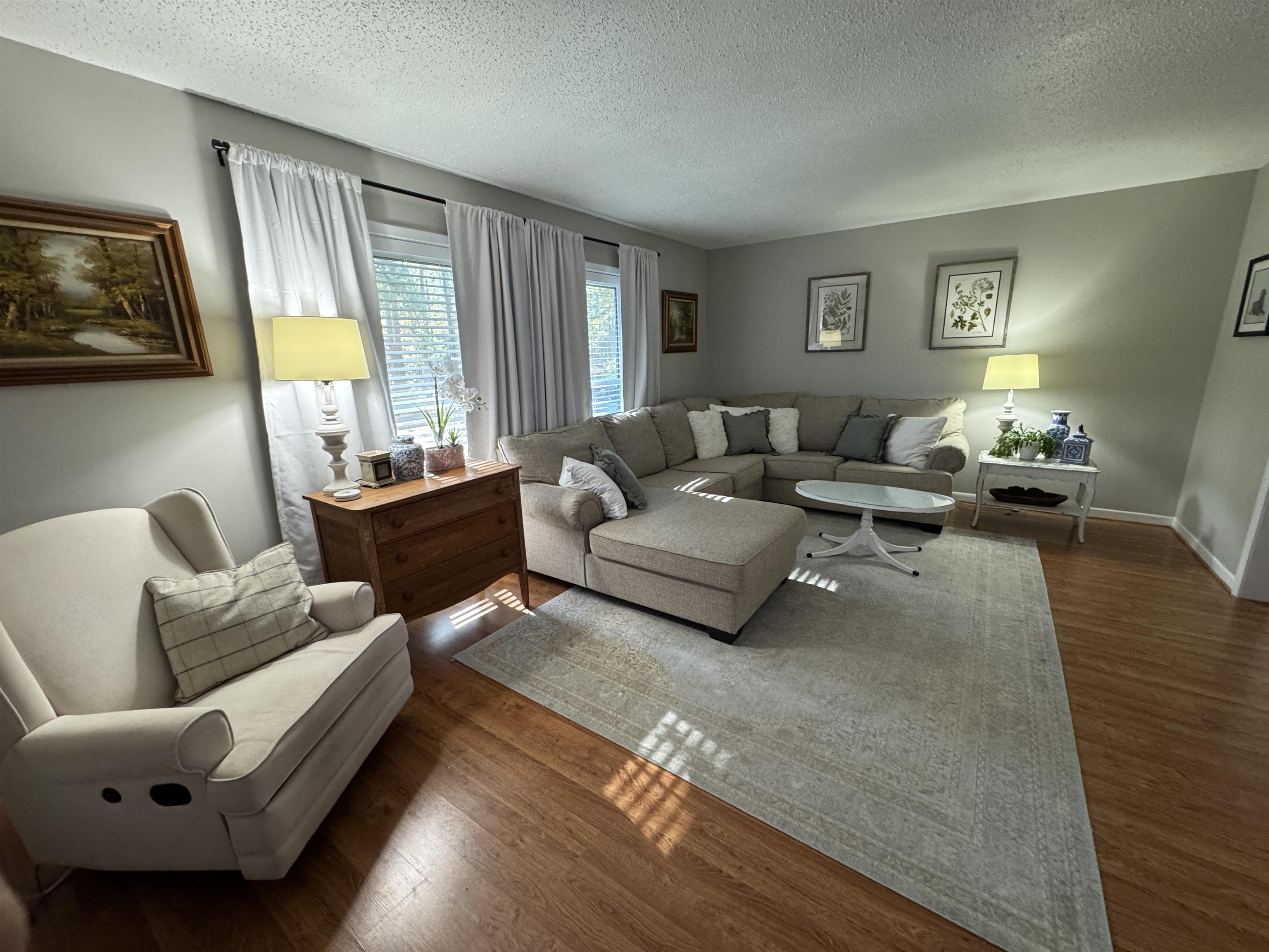 440 Dogwood Drive Jackson, AL 36545 - Photo 10 of 37 Living Room