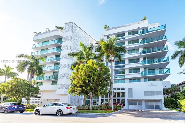$4,750 | 1133 102nd Street, Unit 702, Bay Harbor Islands, FL 33154