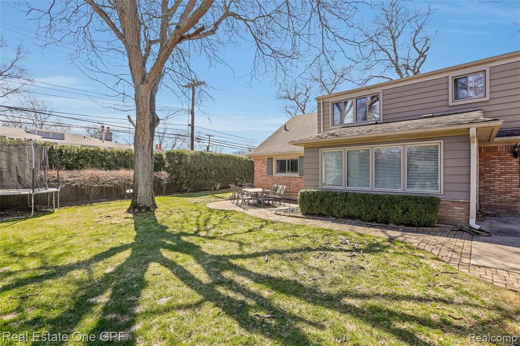 470 Cook Road Grosse Pointe Woods, MI 48236 - Photo 38 of 47