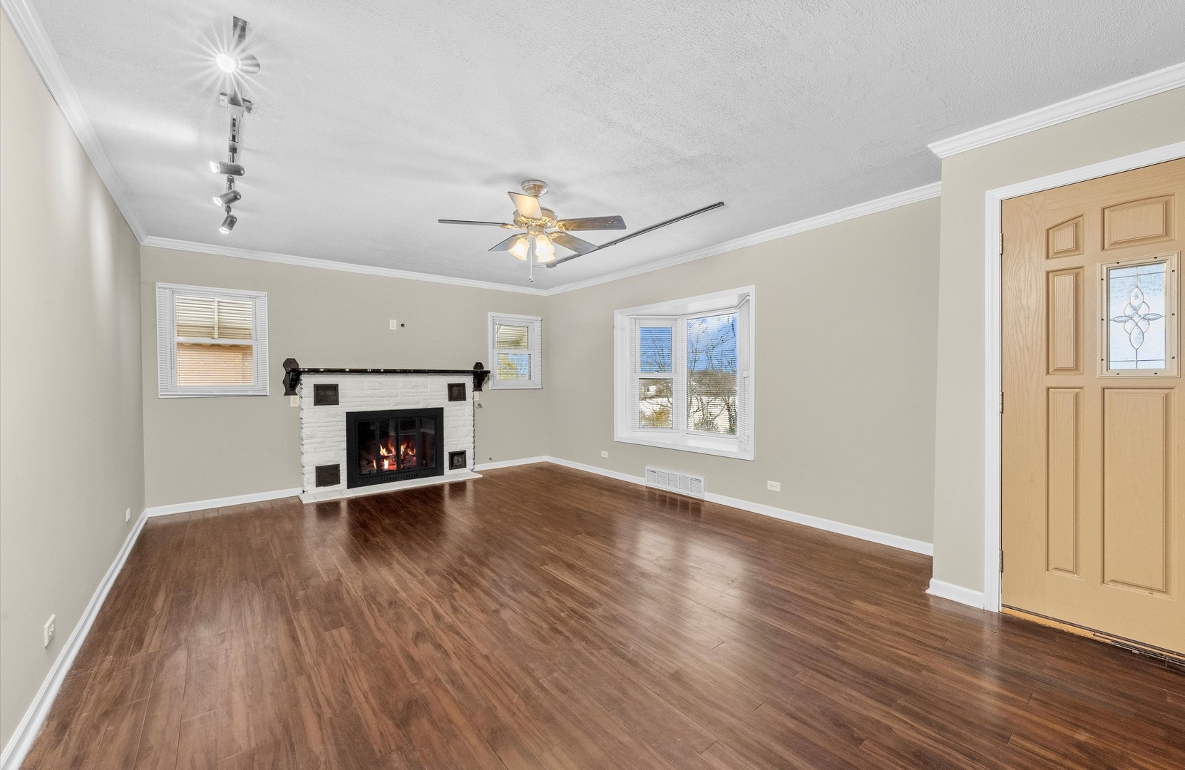 686 2nd Street Crete, IL 60417 - Photo 4 of 21