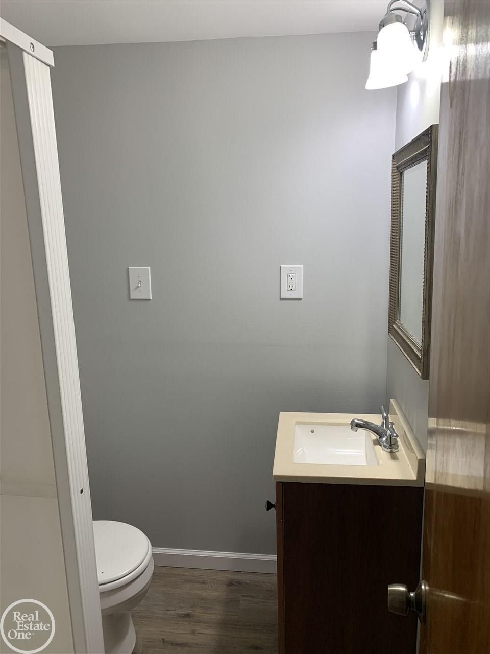 13420 Frazho Road Warren, MI 48089 - Photo 8 of 37 50021293-7.JPG