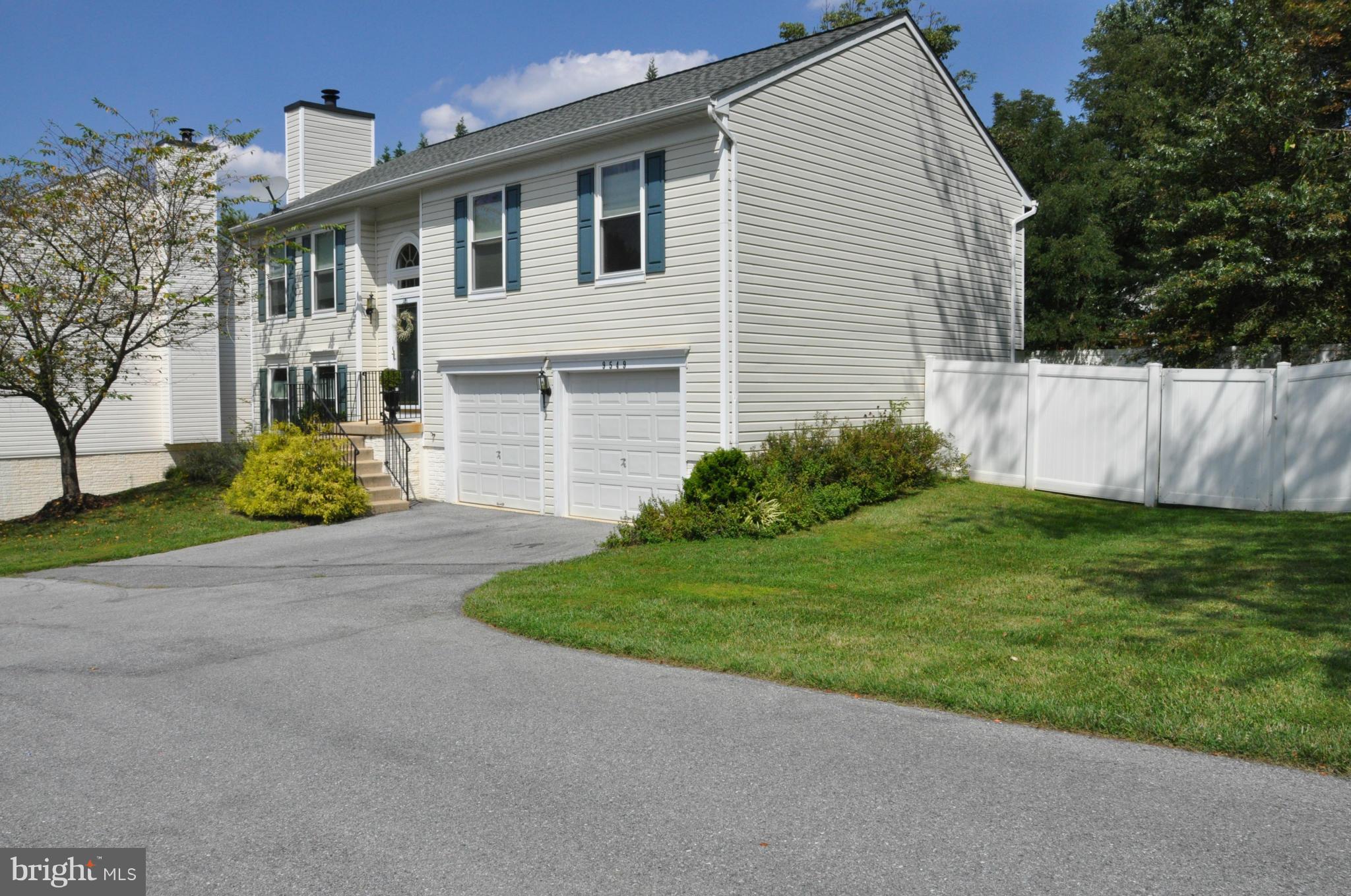 9549 Ridgeview Drive Columbia, MD 21046 - Photo 2 of 30 Exterior (General)