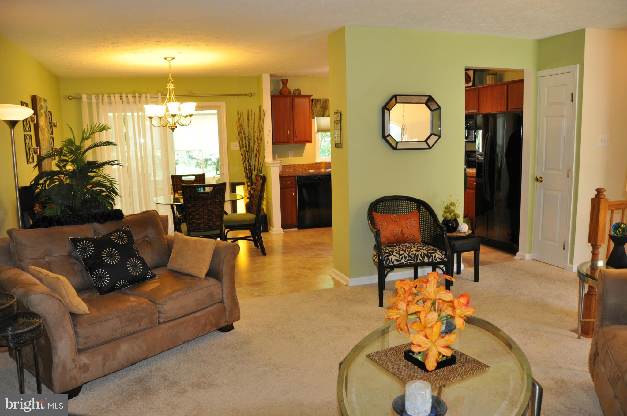 9549 Ridgeview Drive Columbia, MD 21046 - Photo 5 of 30 Living Room