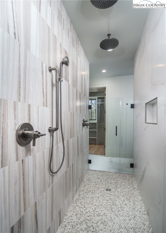 371 Ninebark Road Boone, NC 28607 - Photo 20 of 41 a bathroom with a shower