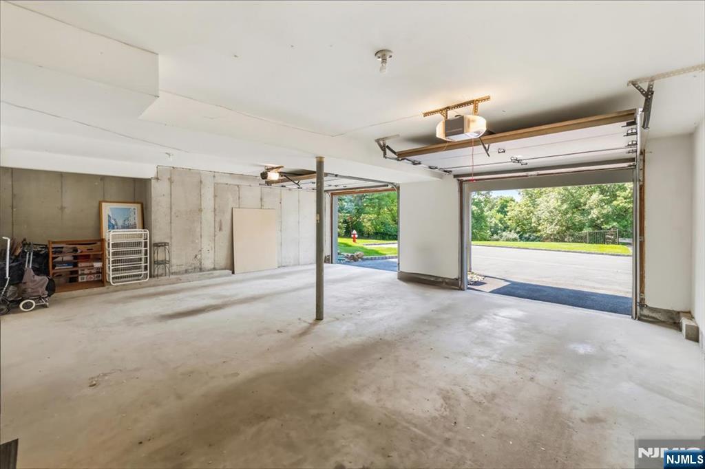 594 Glasmere Road Mahwah, NJ 07430 - Photo 32 of 48 Gallery Image 32