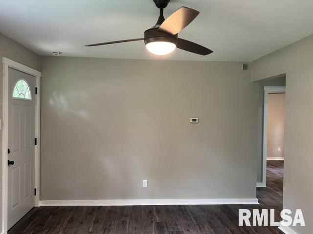 3924 East Greenhill Road Decatur, IL 62521 - Photo 2 of 21