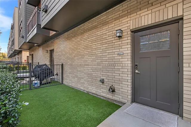 $3,850 | 5619 Belmont Avenue, Unit 240, Dallas, TX 75206