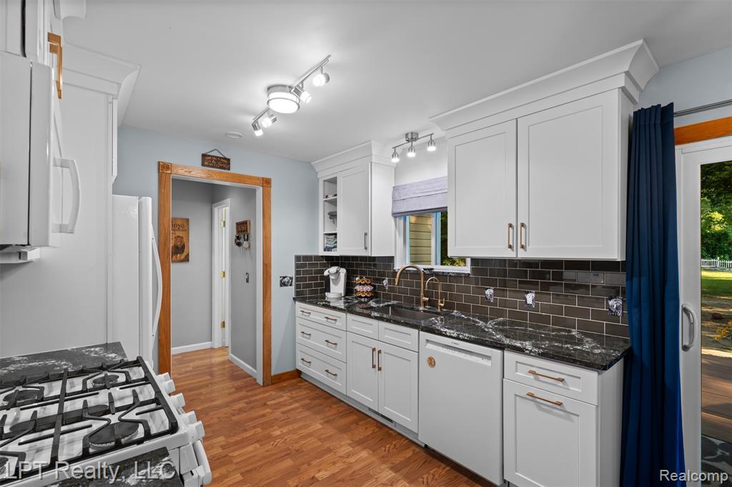 3180 Rolston Road Fenton, MI 48430 - Photo 7 of 36