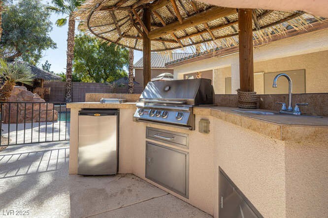 284 Pointe Ranier Avenue Henderson, NV 89012 - Photo 35 of 39 Built-in BBQ