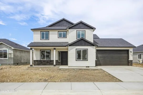 $527,531 | 215 Packer Street, Prosser, WA 99350