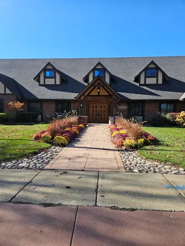 $189,900 | 1S156 Radford Lane, Villa Park, IL 60181