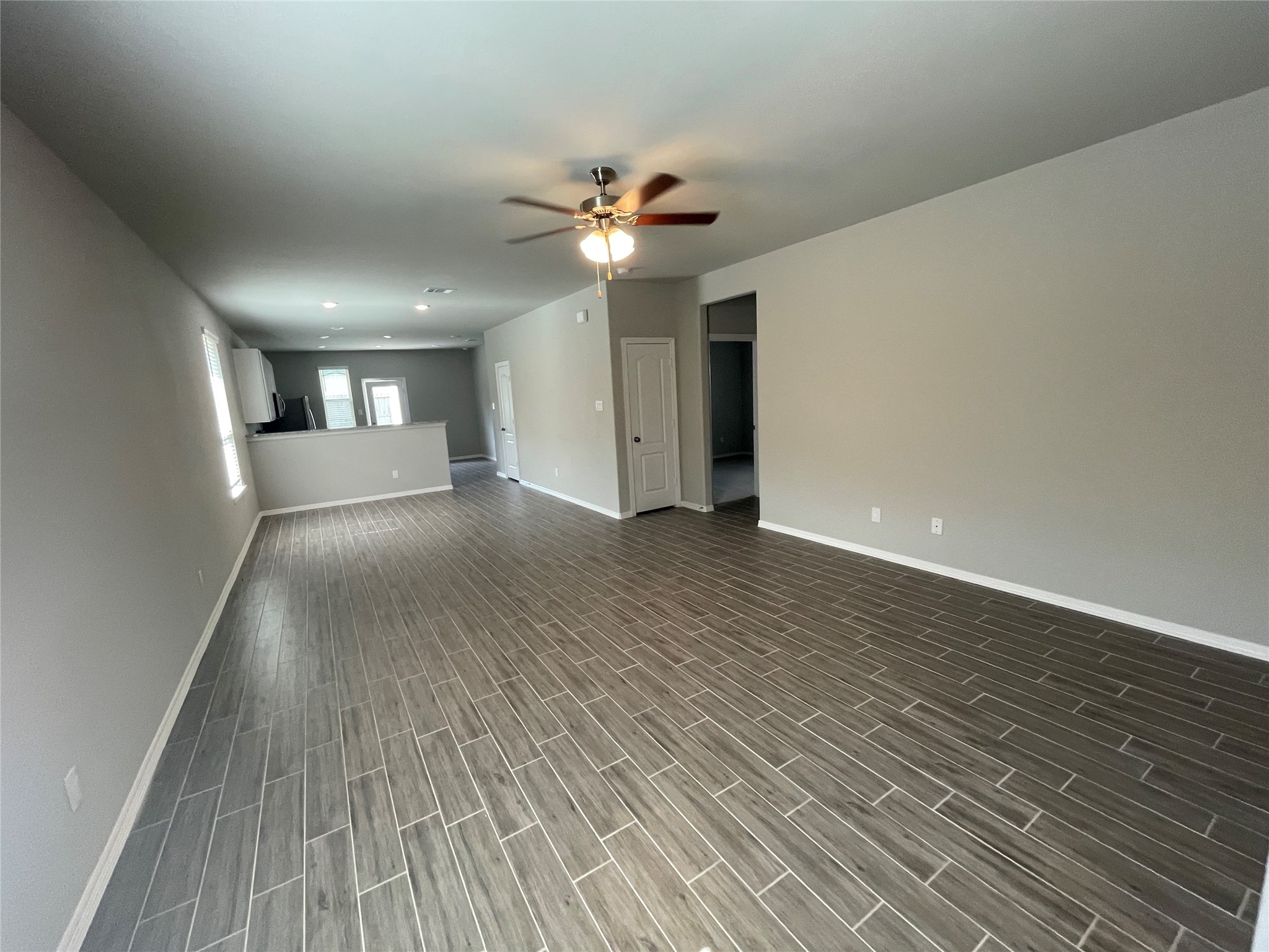 946 Redinger Ridge Drive Huffman, TX 77336 - Photo 3 of 16 Gallery Image 3