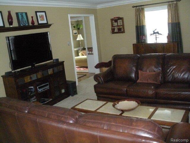 1425 Hawthorne Road Grosse Pointe, MI 48236 - Photo 5 of 25 Living Room