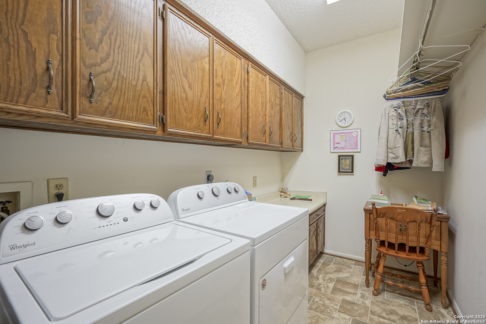 6118 Crescent Falls Windcrest, TX 78239 - Photo 43 of 60 a utility room with dryer and washer