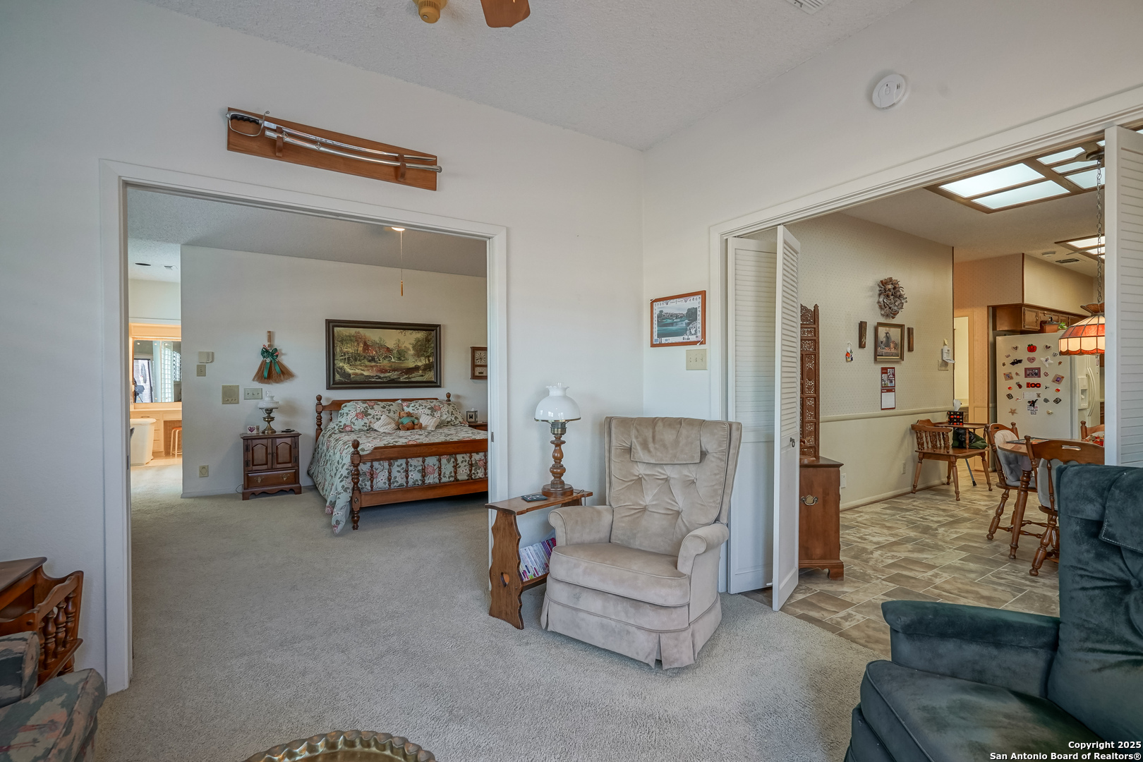 6118 Crescent Falls Windcrest, TX 78239 - Photo 47 of 60 a living room with furniture and a couch