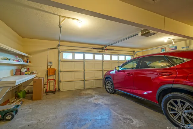 $425,000 | 6118 Crescent Falls, Windcrest, TX 78239