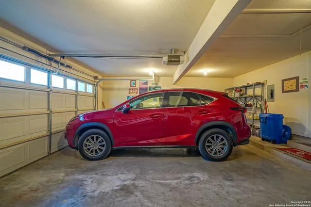 $425,000 | 6118 Crescent Falls, Windcrest, TX 78239