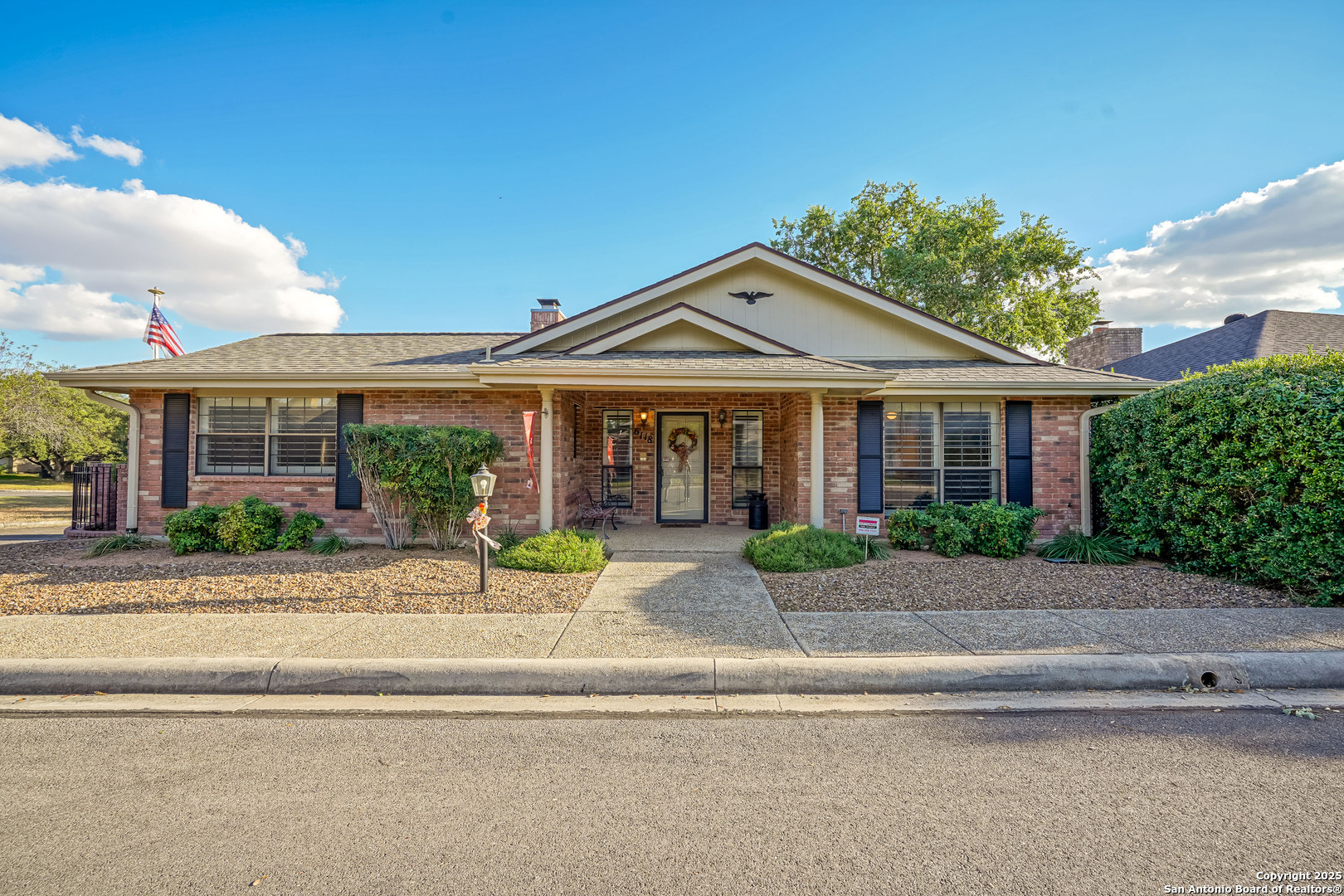 6118 Crescent Falls Windcrest, TX 78239 - Photo 6 of 60 front view of a house with a yard