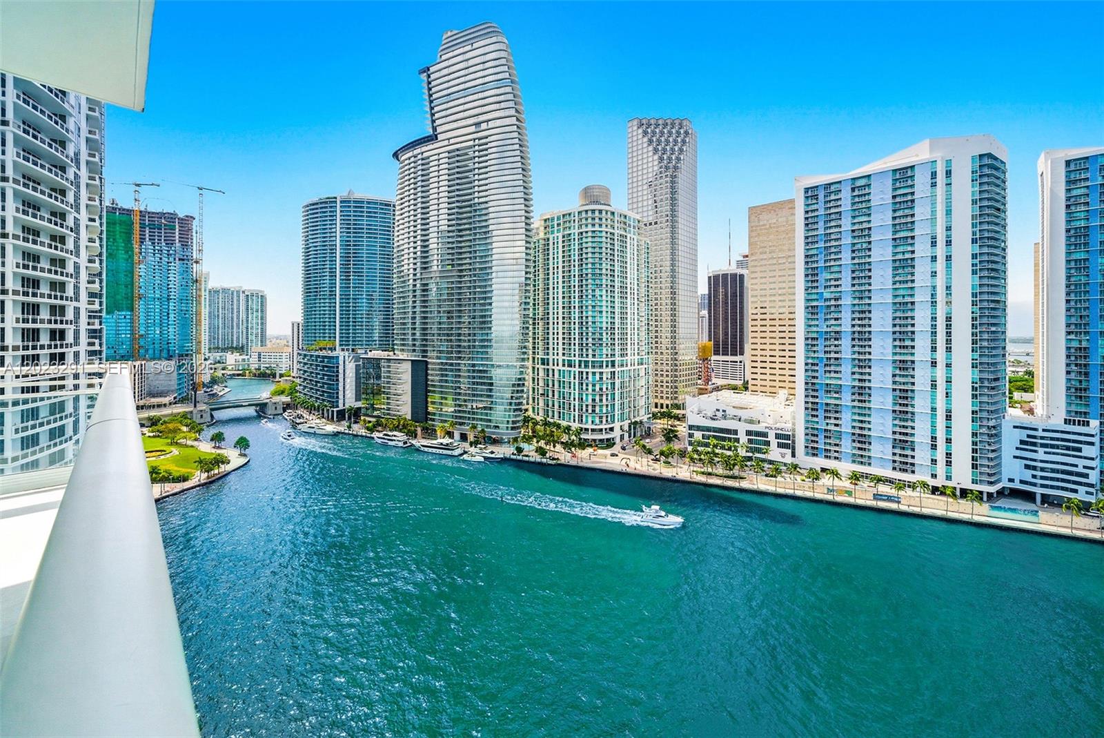 900 Brickell Key Boulevard, Unit 1801 Miami, FL 33131 - Photo 7 of 41