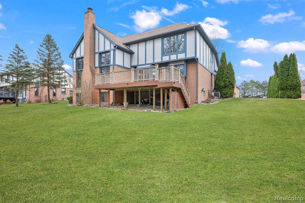 1384 Lakeview Drive Rochester Hills, MI 48306 - Photo 10 of 65