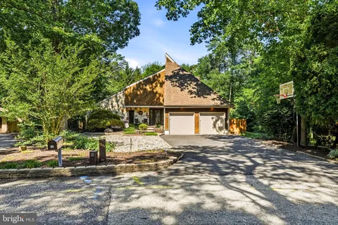 $665,000 | 16 Elizabeth Court West, Marlton, NJ 08053