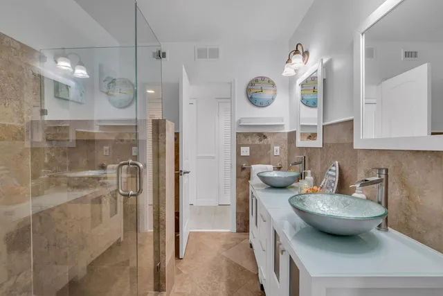 $7,800 | 530 Northeast 17th Street, Boca Raton, FL 33432