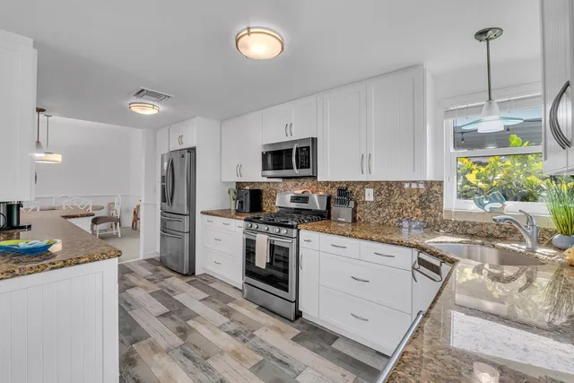 $7,800 | 530 Northeast 17th Street, Boca Raton, FL 33432