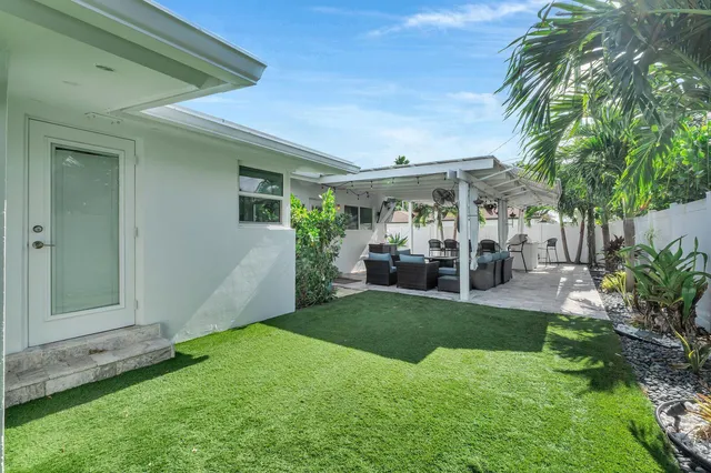 $7,800 | 530 Northeast 17th Street, Boca Raton, FL 33432