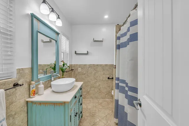 $7,800 | 530 Northeast 17th Street, Boca Raton, FL 33432