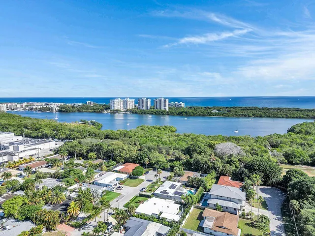 $7,800 | 530 Northeast 17th Street, Boca Raton, FL 33432