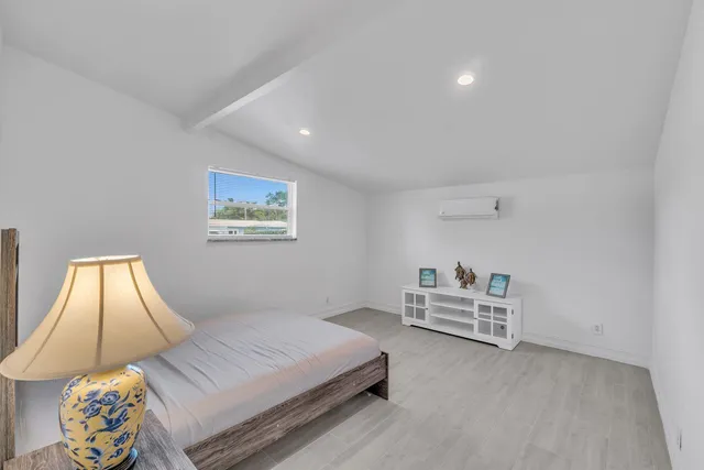 $7,800 | 530 Northeast 17th Street, Boca Raton, FL 33432