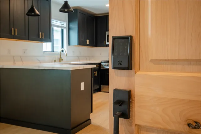 $2,295,000 | 351 South Catalina Street, Los Angeles, CA 90020