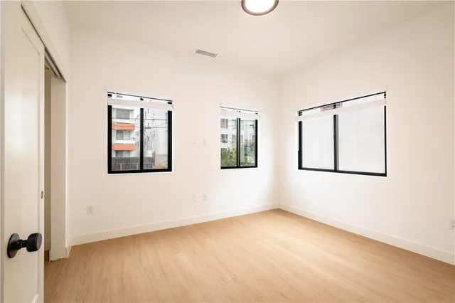 $2,295,000 | 351 South Catalina Street, Los Angeles, CA 90020