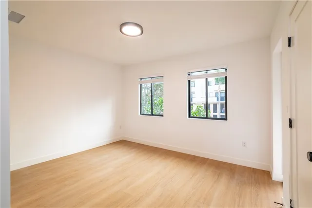 $2,295,000 | 351 South Catalina Street, Los Angeles, CA 90020