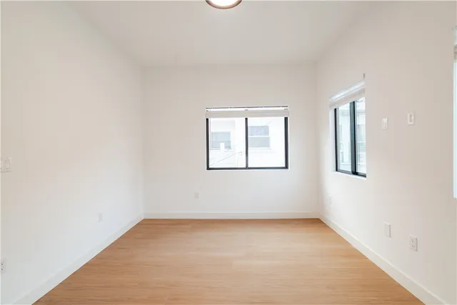 $2,295,000 | 351 South Catalina Street, Los Angeles, CA 90020