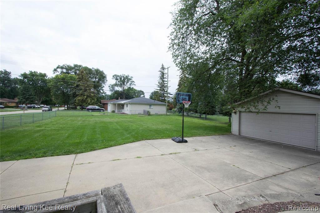 36925 Briarcliff Road Sterling Heights, MI 48312 - Photo 31 of 31