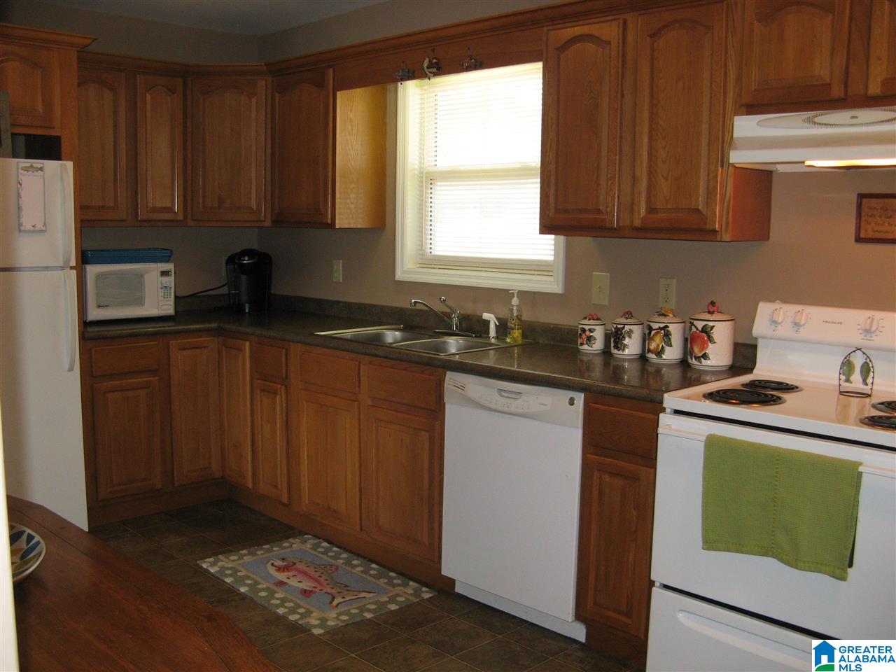301 Perimeter Road Sylacauga, AL 35151 - Photo 12 of 47