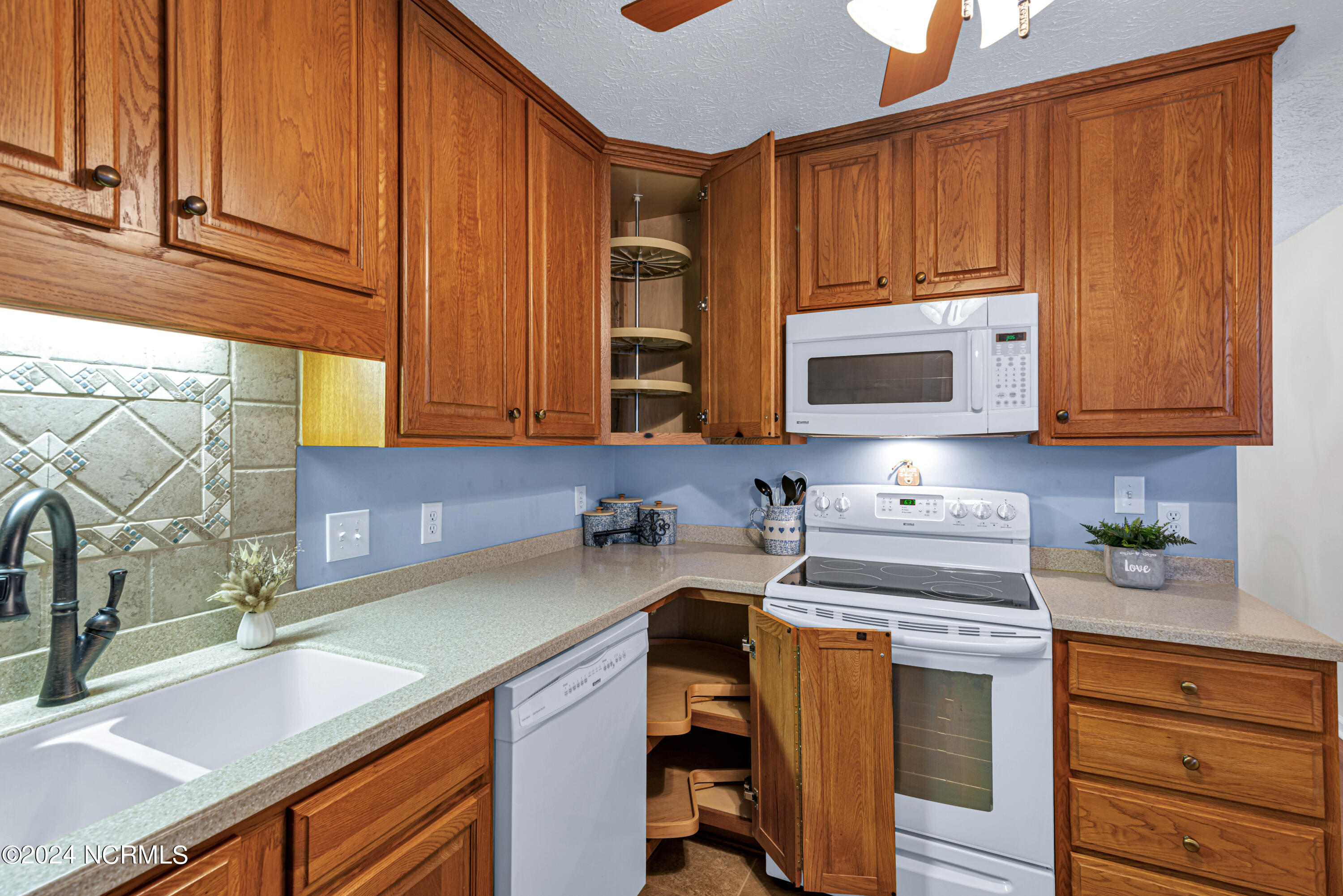 1103 Decatur Road Jacksonville, NC 28540 - Photo 29 of 48 Dual lazy susans. Tons of accessible space.