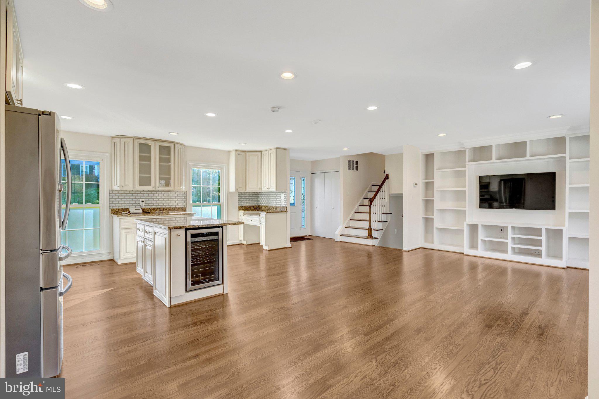9315 Winbourne Road Burke, VA 22015 - Photo 12 of 51 a view of kitchen with wooden floor and electronic appliances