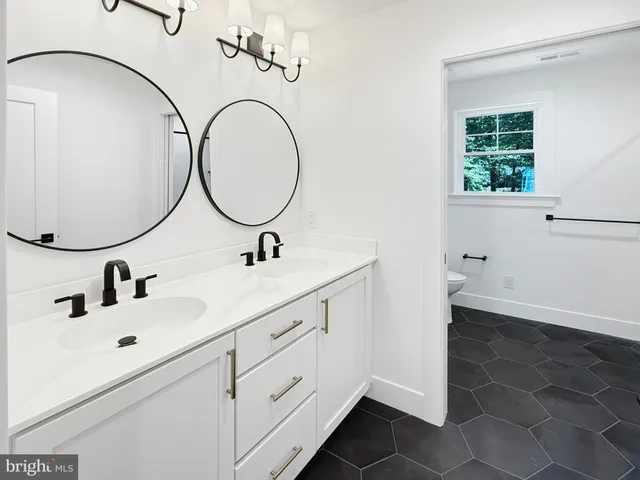 $1,149,000 | 2 North Line Street, Lansdale, PA 19446