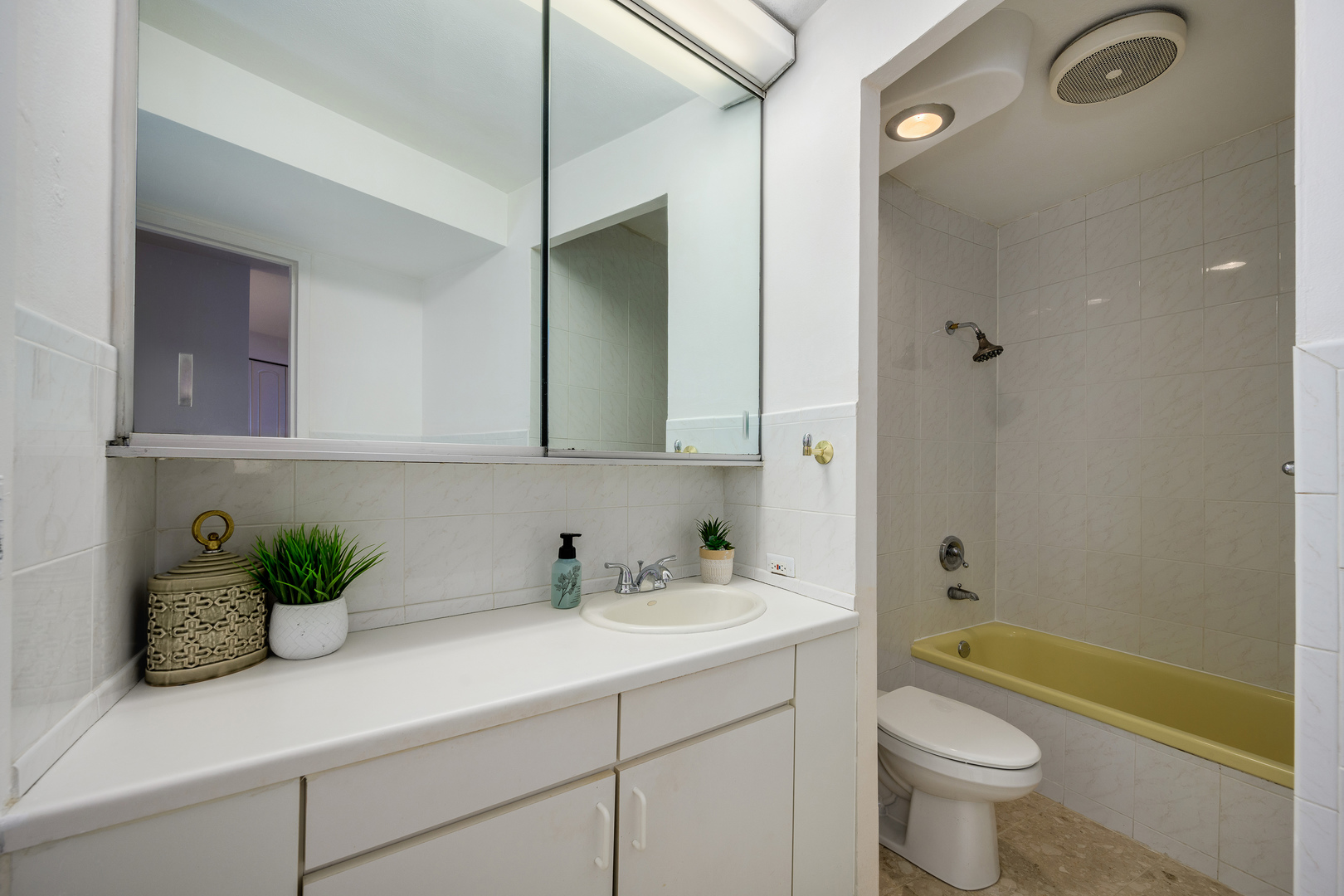 300 North State Street, Unit 2531 Chicago, IL 60654 - Photo 14 of 21