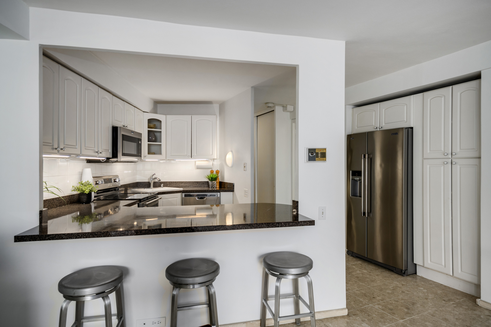 300 North State Street, Unit 2531 Chicago, IL 60654 - Photo 7 of 21