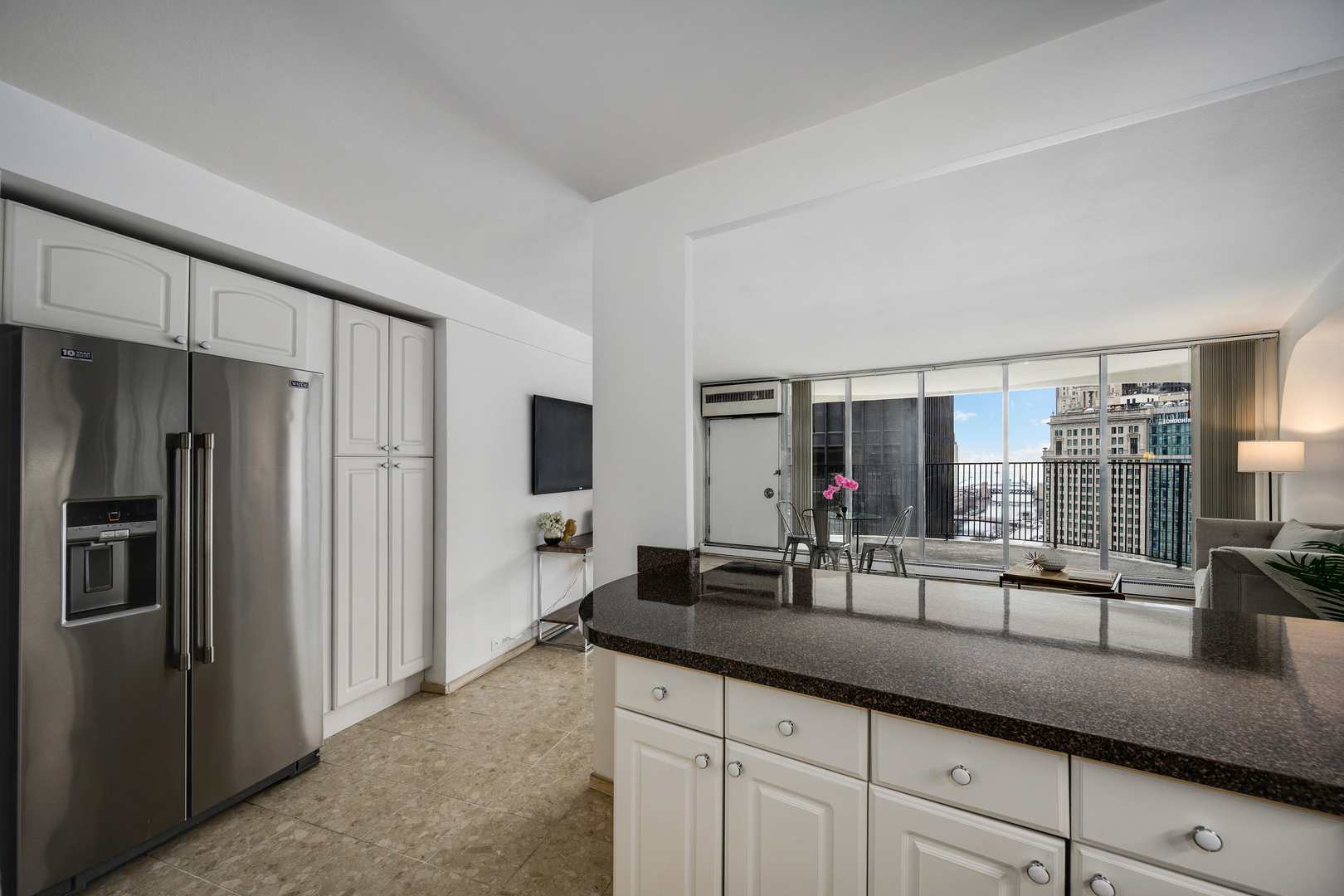 300 North State Street, Unit 2531 Chicago, IL 60654 - Photo 9 of 21