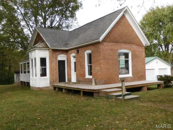 $85,500 | 233 South Eagan Street, Kinmundy, IL 62854