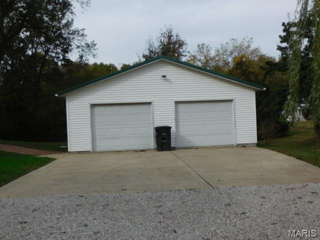 233 South Eagan Street Kinmundy, IL 62854 - Photo 7 of 16